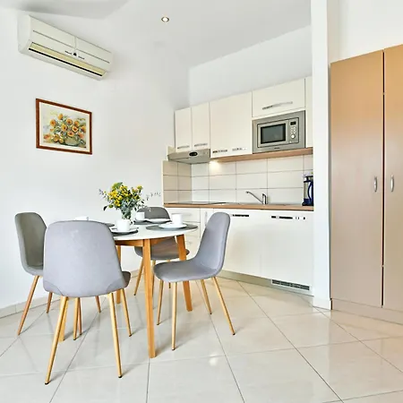 Mina Apartment *